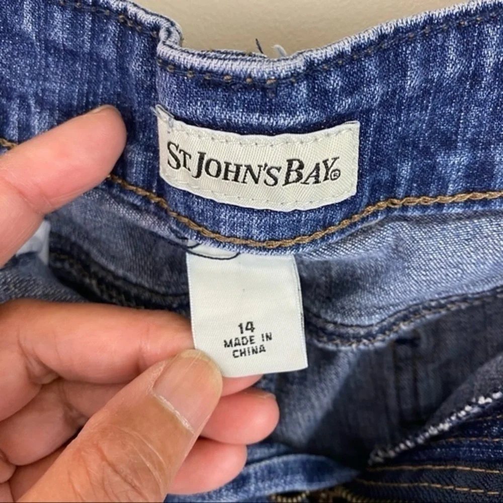 St. John’s Bay Women’s Cuffed Denim Shorts Size 14